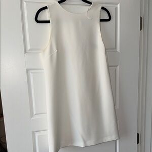 Elegant White Sleeveless Dress